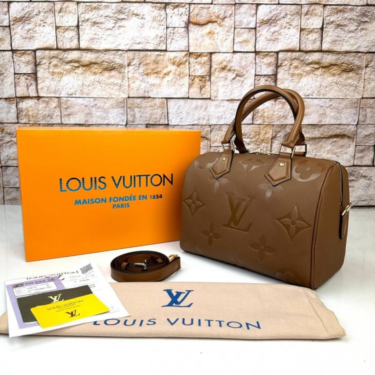 LOUİS VUİTTON BANDOULİERE OVERSİZE 25 CM TABA